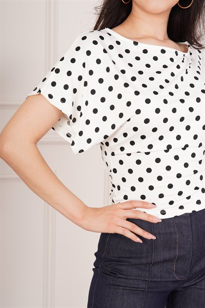 Puantiye Desenli Drapeli Kısa Kollu Ekru Bluz