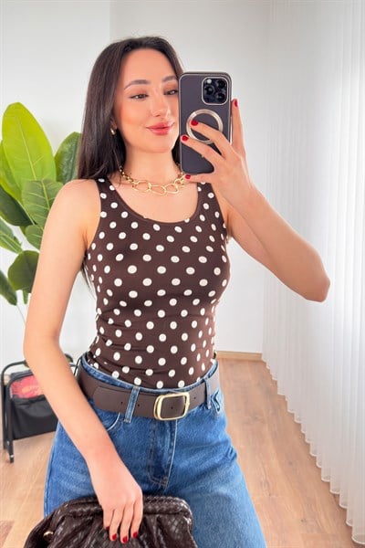 Puantiyeli Bisiklet Yaka Fit Kahve Atlet Bluz