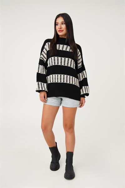 Renk Geçişli Düz Yaka Siyah Oversize Triko Kazak