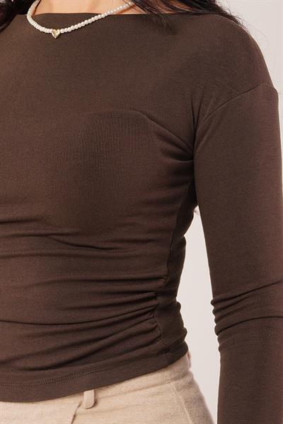 Yan Büzgülü Geniş Yaka Kahverengi Bluz