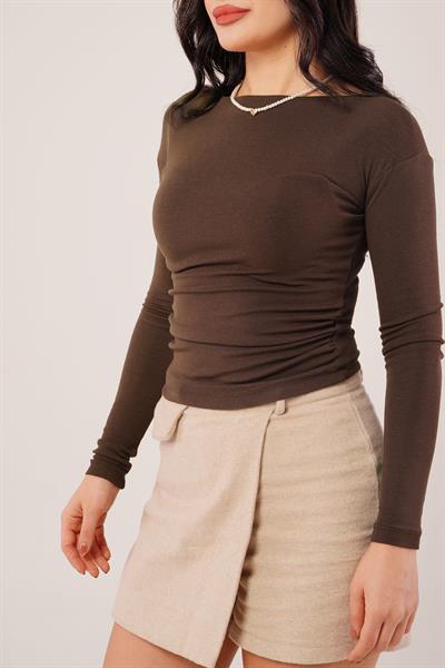 Yan Büzgülü Geniş Yaka Kahverengi Bluz