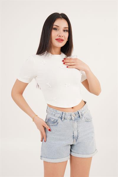 Fiyonk Detaylı Beyaz Crop Tişört