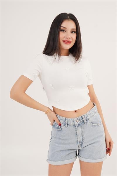 Fiyonk Detaylı Beyaz Crop Tişört