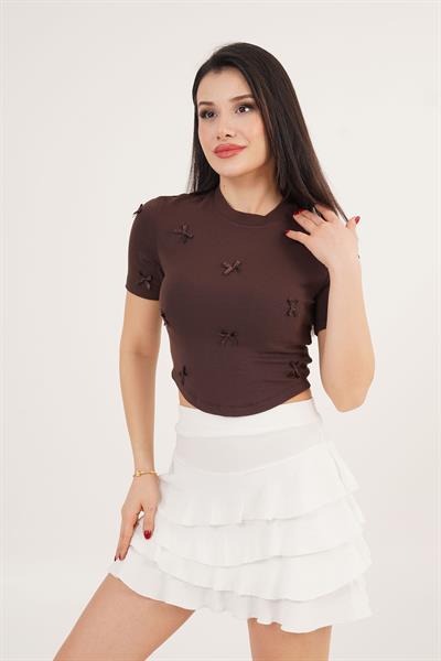 Fiyonk Detaylı Kahverengi Crop Tişört	