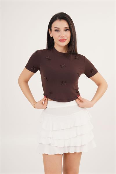 Fiyonk Detaylı Kahverengi Crop Tişört	