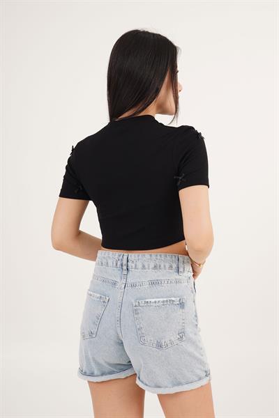 Fiyonk Detaylı Siyah Crop Tişört	