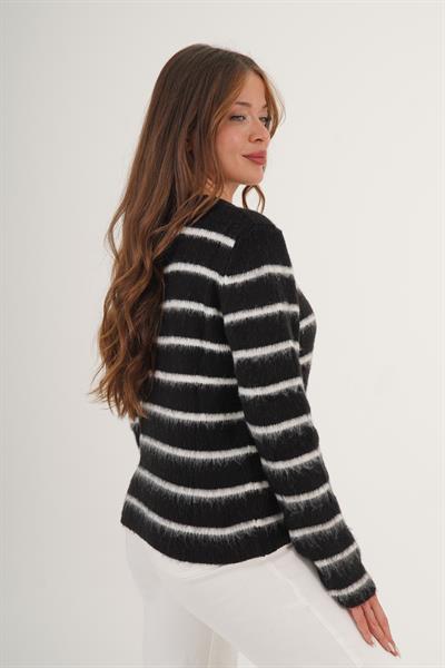 Şardonlu Çizgi Detaylı Siyah Triko Hırka