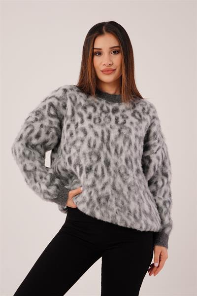 Şardonlu Yumuşacık Gri Leopar Desen Triko Kazak