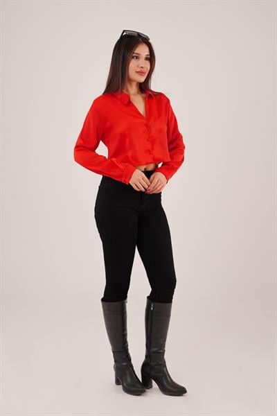 Saten Görünümlü Crop Model Kırmızı Gömlek