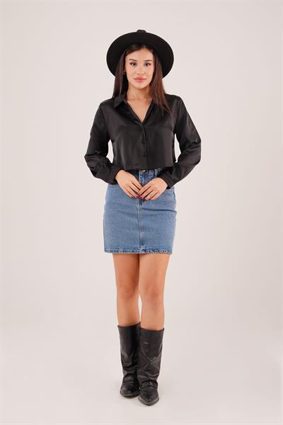 Saten Görünümlü Crop Model Siyah Gömlek
