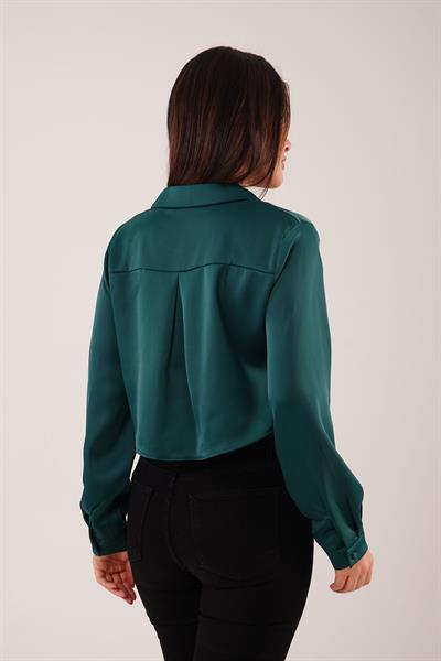 Saten Görünümlü Crop Model Zümrüt Yeşili Gömlek