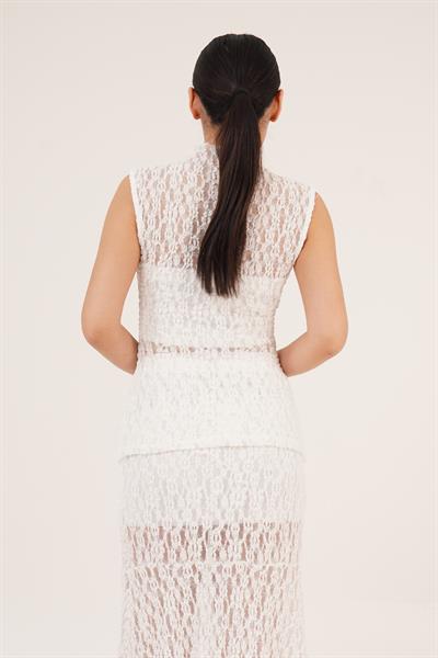 Sıfır Kol Romantik Dantelli Beyaz Bluz