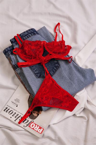 Sırtı Çapraz Model Dantelli Kırmızı Bralet Takımı (Sütyen & Tanga)