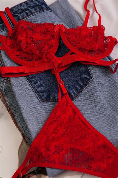Sırtı Çapraz Model Dantelli Kırmızı Bralet Takımı (Sütyen & Tanga)