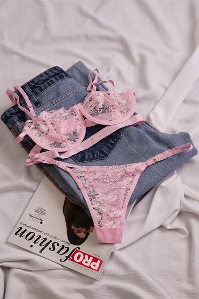 Sırtı Çapraz Model Dantelli Pembe Bralet Takımı (Sütyen & Tanga)