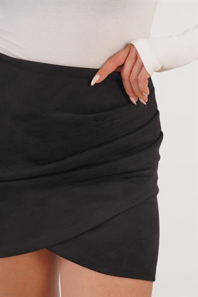 Önü Degaje Asimetrik Kesim Siyah Süet Etek