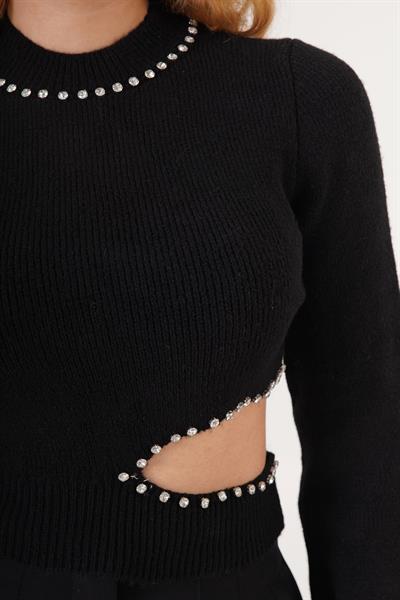 Taş İşlemeli Dekolte Detaylı Siyah Kısa Kazak