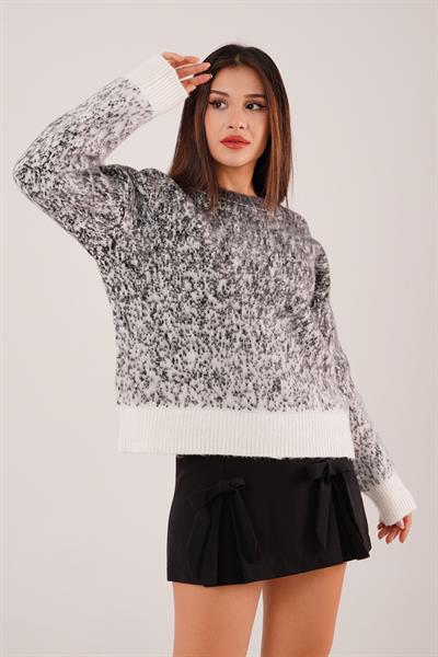 Taş İşlemeli Karyağdı Siyah Triko Kazak