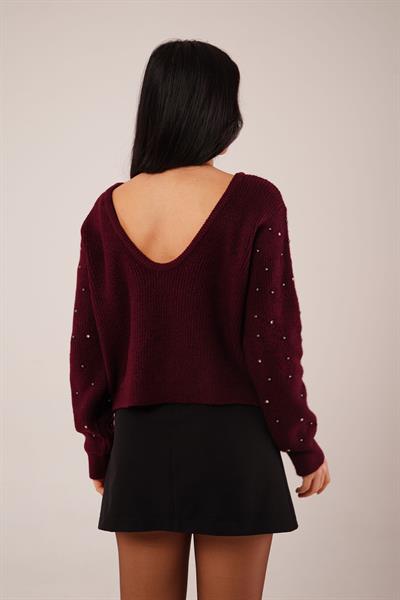 Taşlı ve Sırt Dekolteli Bordo Kazak