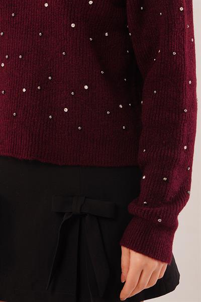 Taşlı ve Sırt Dekolteli Bordo Kazak