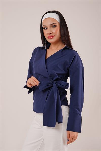 Kruvaze Yaka Yandan Bağlama Detaylı Lacivert Gömlek	