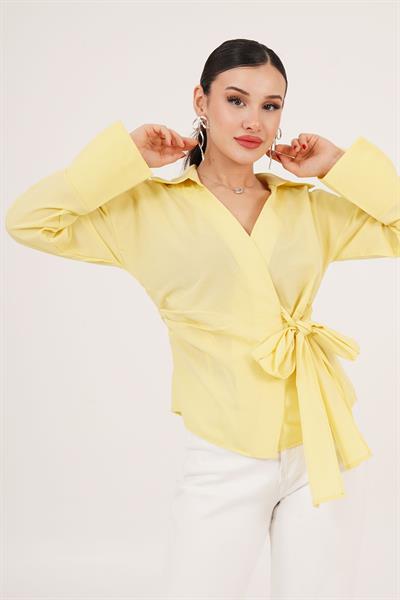 Kruvaze Yaka Yandan Bağlama Detaylı Sarı Gömlek	