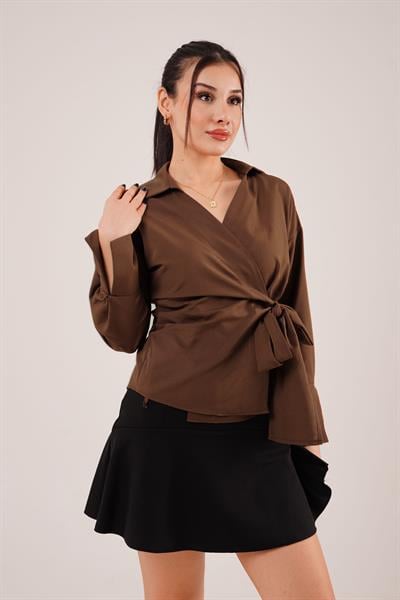 Kruvaze Yaka Yandan Bağlama Detaylı Kahverengi Gömlek