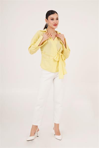 Kruvaze Yaka Yandan Bağlama Detaylı Sarı Gömlek	