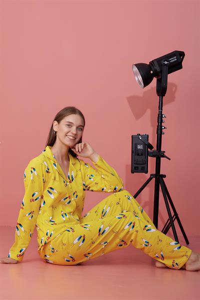 Tweety Desenli Uzun Kol Düğmeli Sarı Pijama Takımı