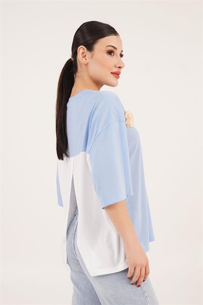 Üç Gül İşlemeli Arkası Yırtmaçlı Mavi Tişört