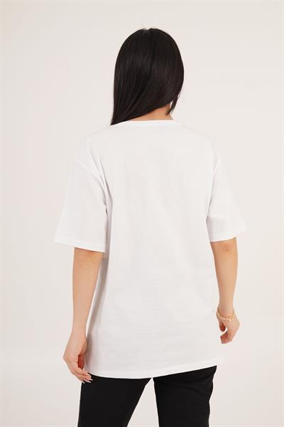 Kare Desenli Taş Detaylı Basic Salaş Beyaz Tişört