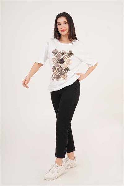 Kare Desenli Taş Detaylı Basic Salaş Beyaz Tişört