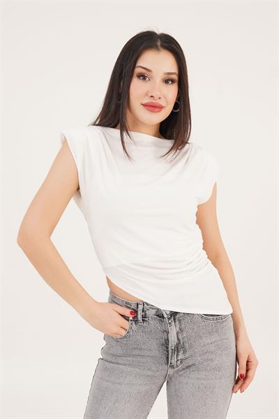 Vatkalı Asimetrik Yandan Büzgülü Beyaz Bluz