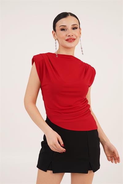 Vatkalı Asimetrik Yandan Büzgülü Kırmızı Bluz	