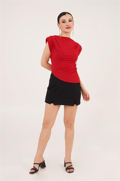 Vatkalı Asimetrik Yandan Büzgülü Kırmızı Bluz	