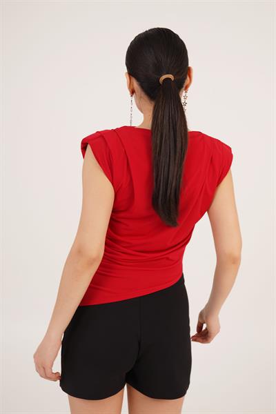 Vatkalı Asimetrik Yandan Büzgülü Kırmızı Bluz	