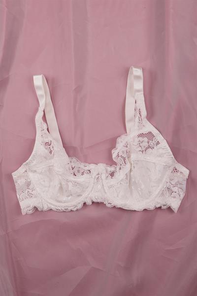 Velvet Dreams Serisi Dantelli Beyaz Bralet Sütyen