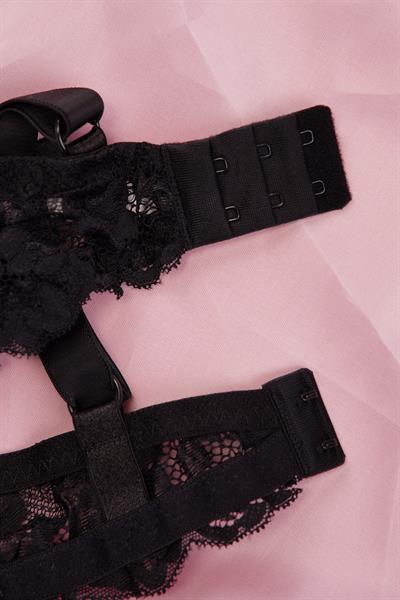 Velvet Dreams Serisi Dantelli Siyah Bralet Sütyen