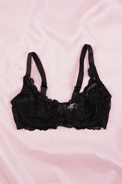 Velvet Dreams Serisi Dantelli Siyah Bralet Sütyen