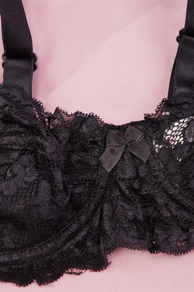 Velvet Dreams Serisi Dantelli Siyah Bralet Sütyen