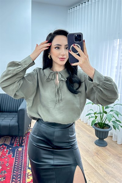 Yaka Bağlamalı Dökümlü Haki Bluz