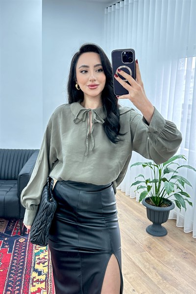 Yaka Bağlamalı Dökümlü Haki Bluz