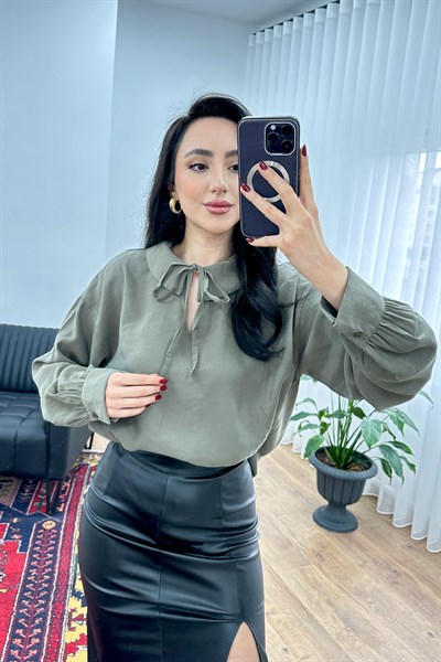 Yaka Bağlamalı Dökümlü Haki Bluz