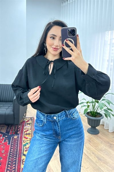 Yaka Bağlamalı Dökümlü Siyah Bluz