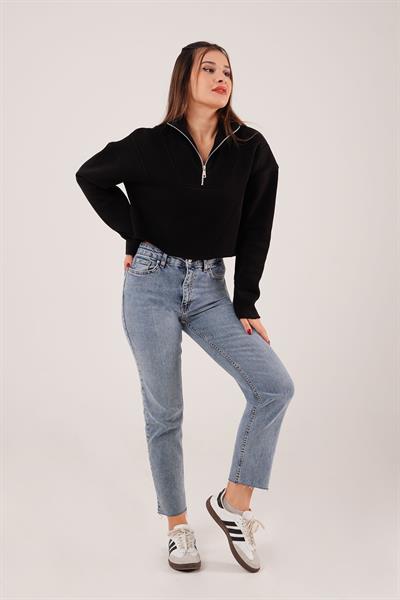 Yaka Fermuarlı Polarlı Siyah Kısa Sweatshirt