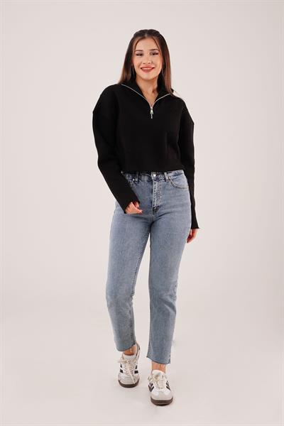 Yaka Fermuarlı Polarlı Siyah Kısa Sweatshirt