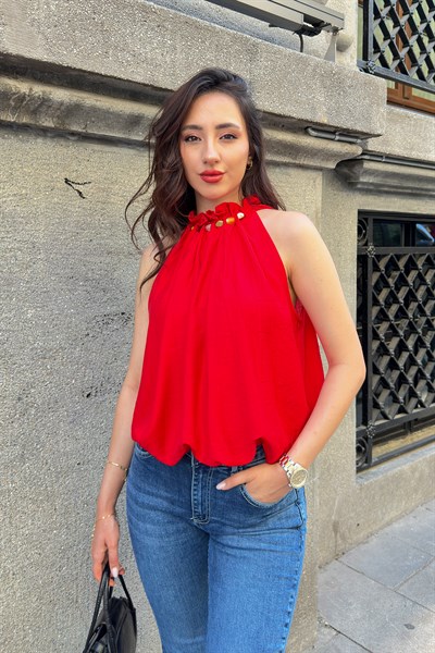 Yakası Boncuklu Balon Model Kırmızı Bluz