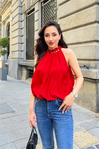 Yakası Boncuklu Balon Model Kırmızı Bluz