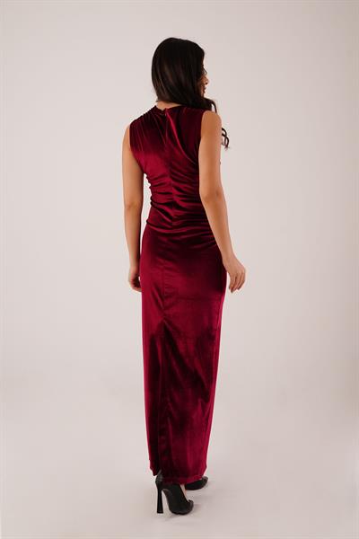 Yan Büzgü Detaylı Yırtmaçlı Kadife Bordo Elbise