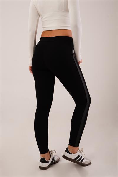 Yan Mat Deri Şeritli Siyah Çelik Örme Tayt